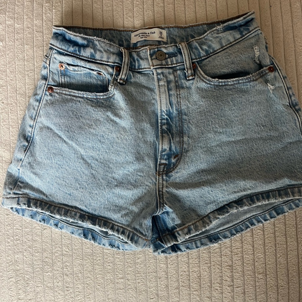 Abercrombie curved love high-rise Mom short